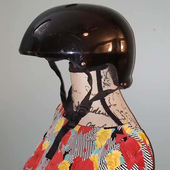 Street Surfing Bike Skate/Waveboard Safety Helmut - Picture 3 of 14